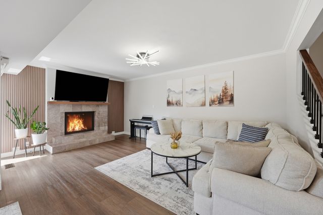 252 W Golfview Terrace, Palatine, IL 60067