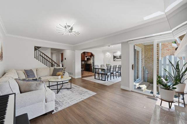 252 W Golfview Terrace, Palatine, IL 60067