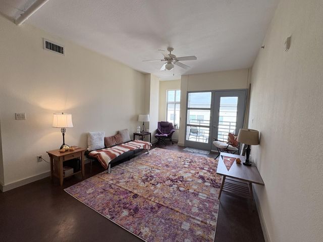 711 W 26th ST 700, Austin, TX 78705