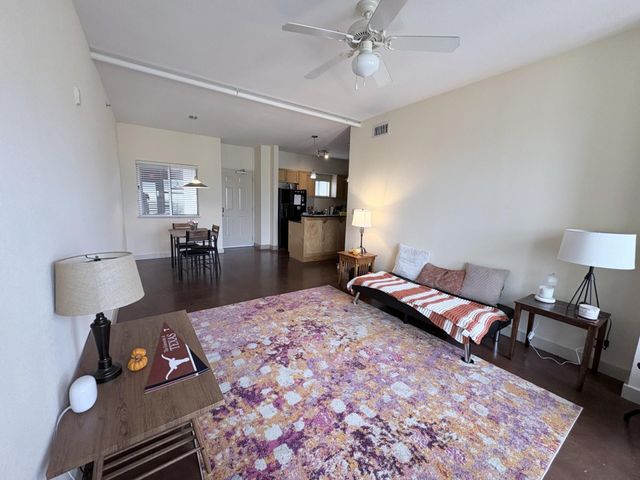 711 W 26th ST 700, Austin, TX 78705