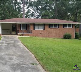 2935 Southshore Drive, Macon, GA 31204