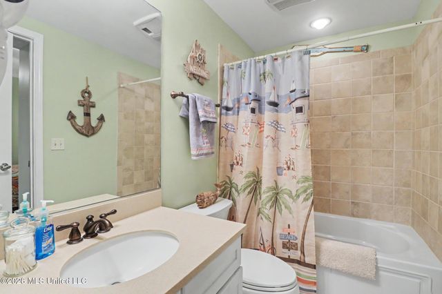 1200 Beach Drive, 301, Gulfport, MS 39507