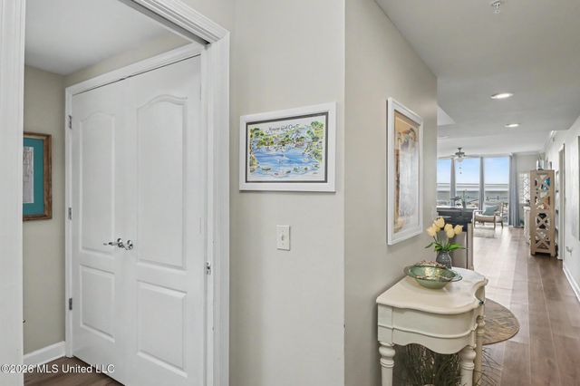 1200 Beach Drive, 301, Gulfport, MS 39507