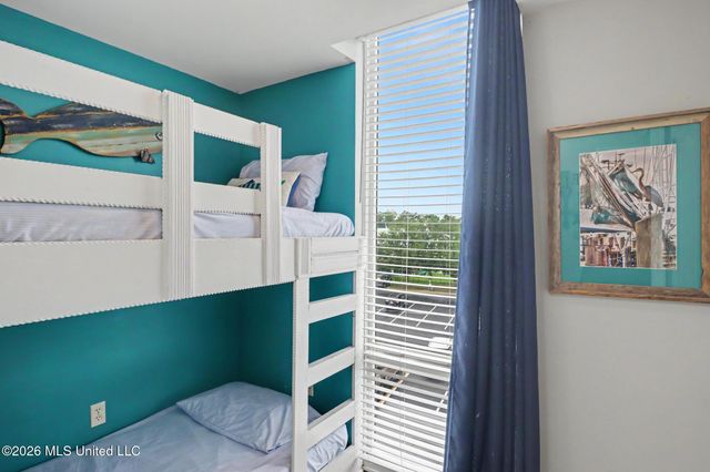 1200 Beach Drive, 301, Gulfport, MS 39507