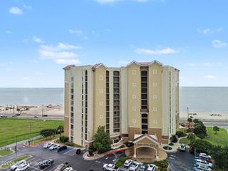 1200 Beach Drive, 301, Gulfport, MS 39507