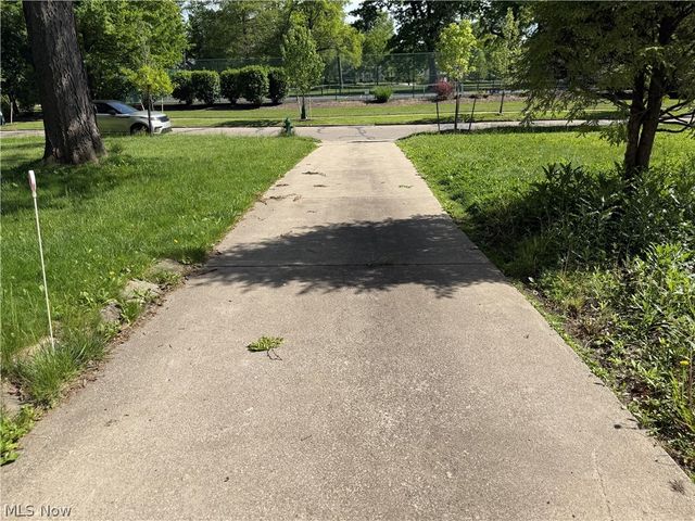 20029 Sussex Road, Shaker Heights, OH 44122