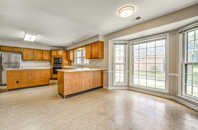 8198 WALNUT CREEK RD, Memphis, TN 38018