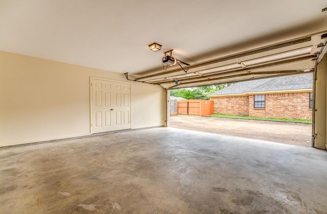 8198 WALNUT CREEK RD, Memphis, TN 38018