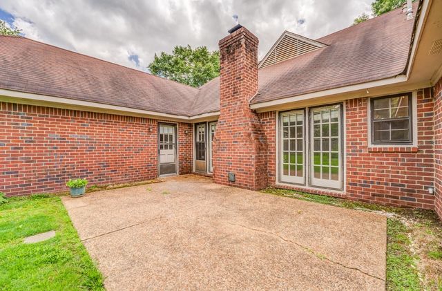 8198 WALNUT CREEK RD, Memphis, TN 38018