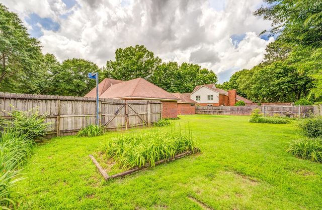 8198 WALNUT CREEK RD, Memphis, TN 38018