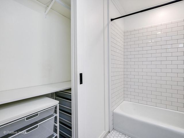 21 W Goethe Street 2D, Chicago, IL 60610