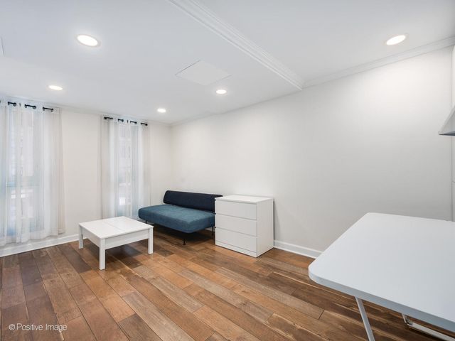 21 W Goethe Street 2D, Chicago, IL 60610