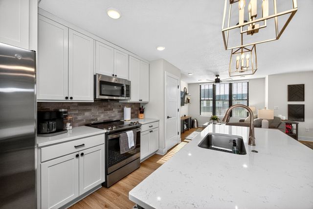 2829 SW Prairie Trail Parkway, Ankeny, IA 50023