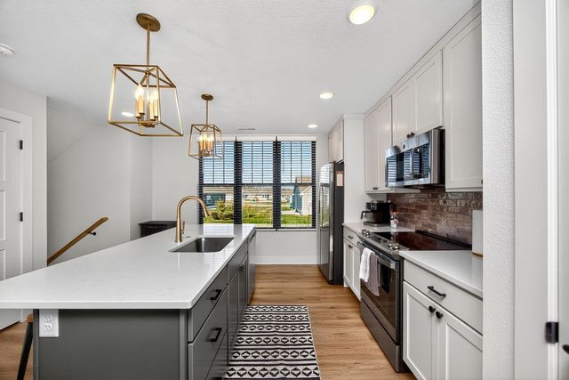 2829 SW Prairie Trail Parkway, Ankeny, IA 50023