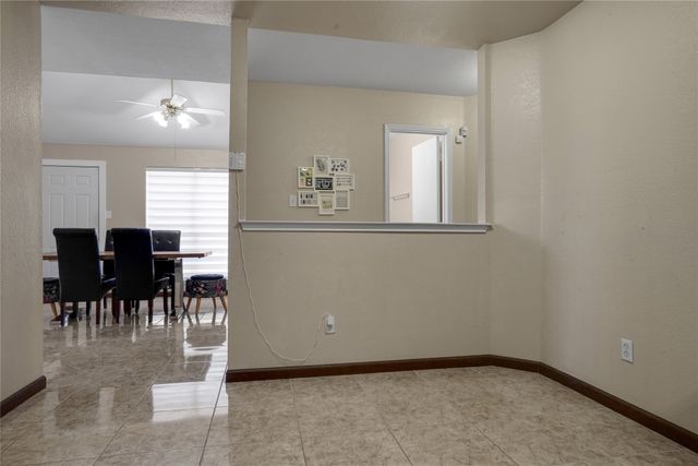 736 W Colony Drive, Arlington, TX 76001