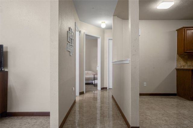 736 W Colony Drive, Arlington, TX 76001