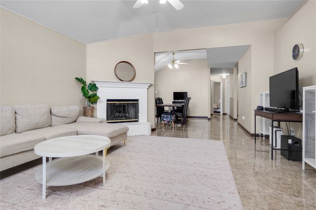 736 W Colony Drive, Arlington, TX 76001