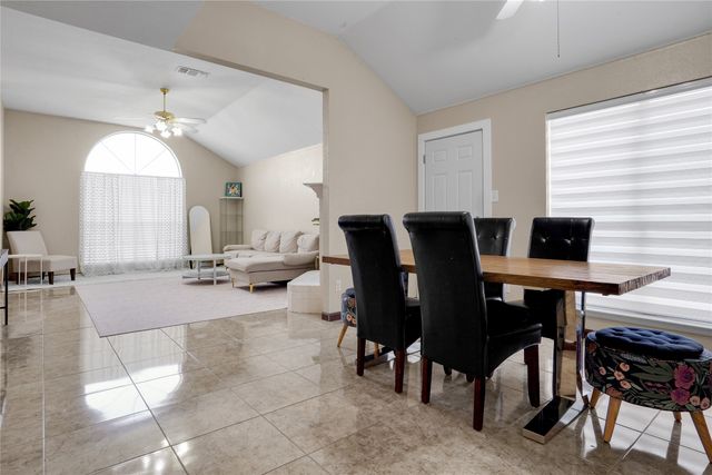 736 W Colony Drive, Arlington, TX 76001