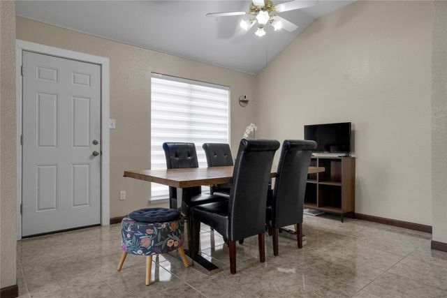 736 W Colony Drive, Arlington, TX 76001