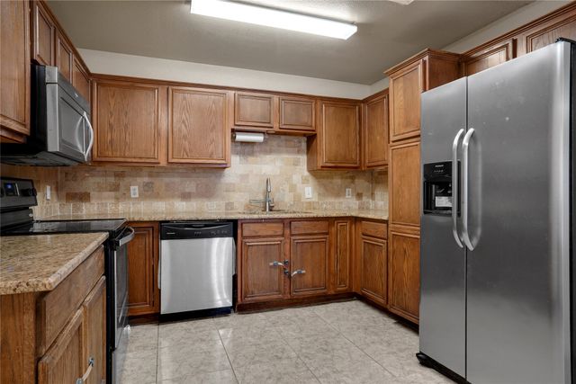 736 W Colony Drive, Arlington, TX 76001