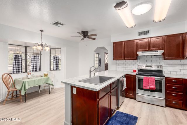 7117 N SARIVAL Avenue, Litchfield Park, AZ 85340