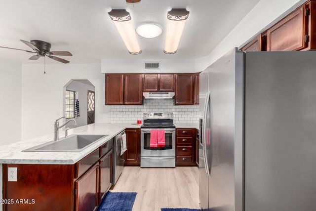 7117 N SARIVAL Avenue, Litchfield Park, AZ 85340