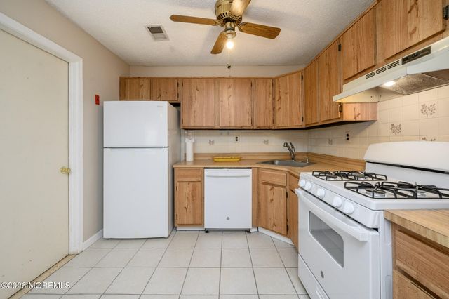 48 Frontier Way, Tinton Falls, NJ 07753