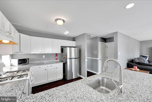 100 MARQUIS DR, Coatesville, PA 19320