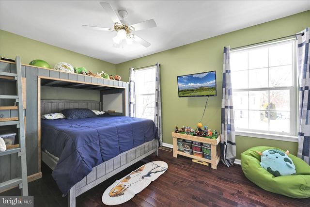 100 MARQUIS DR, Coatesville, PA 19320