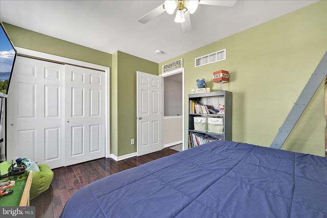 100 MARQUIS DR, Coatesville, PA 19320