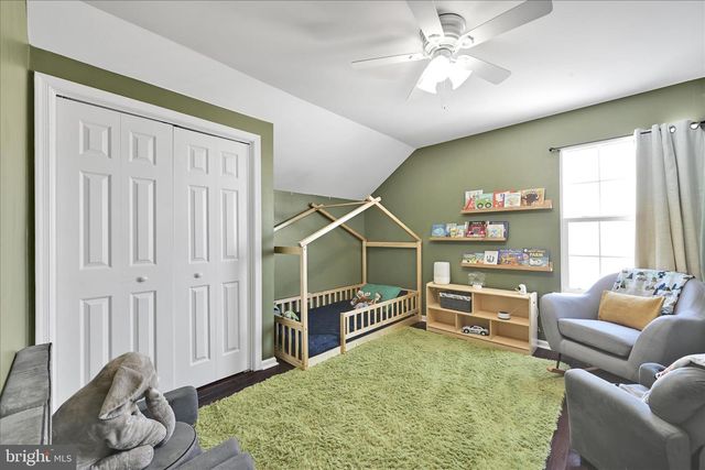 100 MARQUIS DR, Coatesville, PA 19320