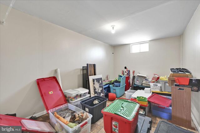 100 MARQUIS DR, Coatesville, PA 19320