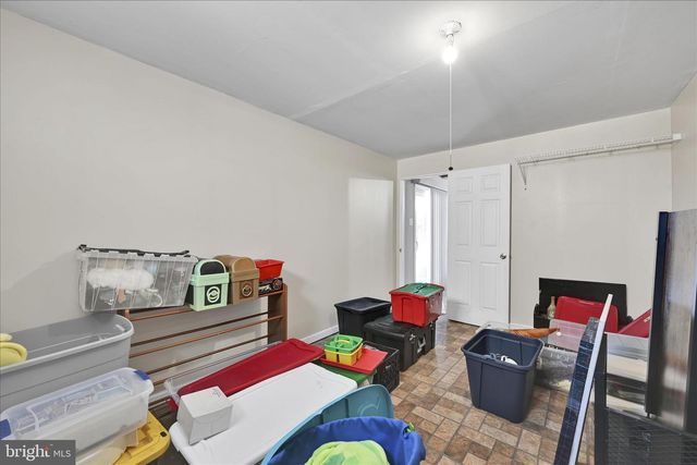 100 MARQUIS DR, Coatesville, PA 19320