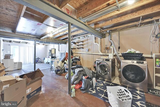 100 MARQUIS DR, Coatesville, PA 19320