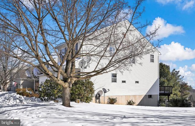 100 MARQUIS DR, Coatesville, PA 19320