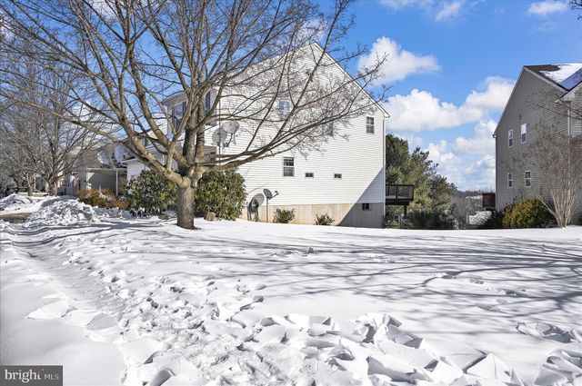 100 MARQUIS DR, Coatesville, PA 19320