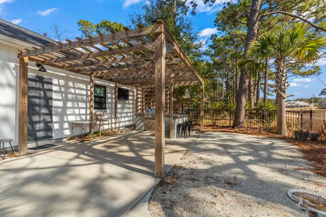 162 Moss Dale Ln., Pawleys Island, SC 29585