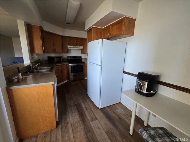 7641 Reseda 120, Reseda, CA 91335