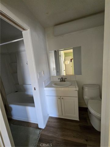 7641 Reseda 120, Reseda, CA 91335