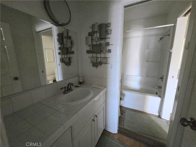 7641 Reseda 120, Reseda, CA 91335