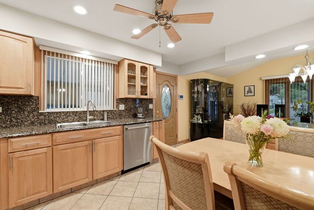 9437 N Lockwood Avenue, Skokie, IL 60077