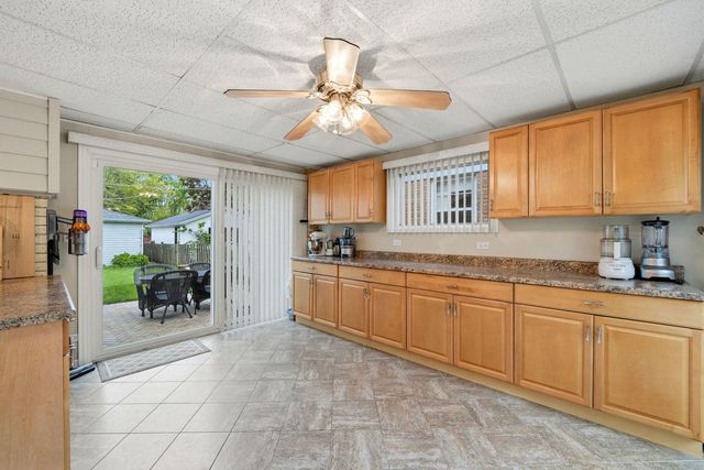 9437 N Lockwood Avenue, Skokie, IL 60077