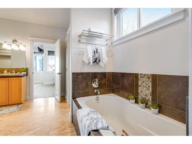 1502 Westshore Dr, Loveland, CO 80538