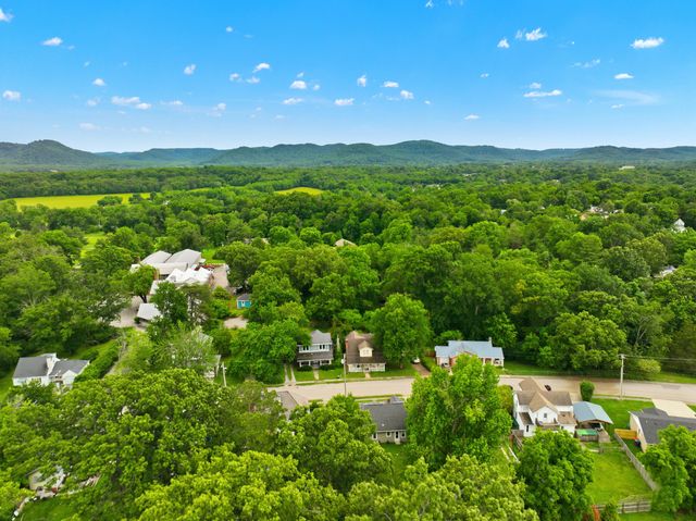 105 Lorraine Court, Berea, KY 40403