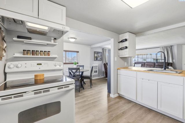 1207 Sanford Ave, Richland, WA 99354