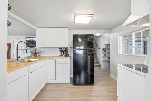 1207 Sanford Ave, Richland, WA 99354