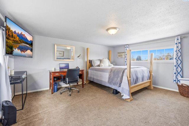 1207 Sanford Ave, Richland, WA 99354