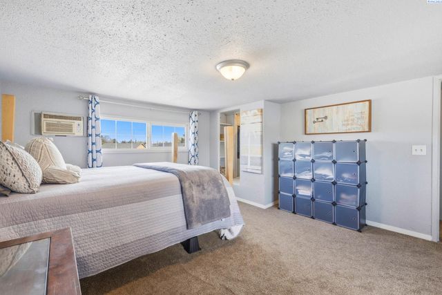 1207 Sanford Ave, Richland, WA 99354