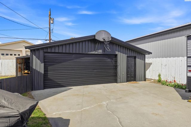 1207 Sanford Ave, Richland, WA 99354