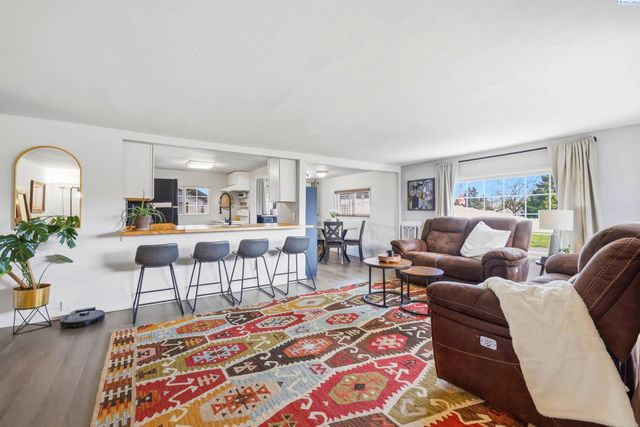 1207 Sanford Ave, Richland, WA 99354